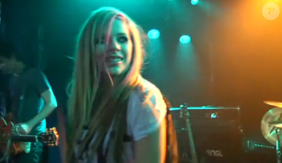 Avril Lavigne sur le tournage de son dernier clip, What the Hell ?.