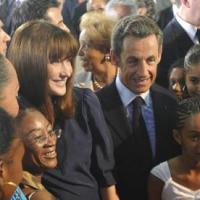 Carla et Nicolas Sarkozy : Leur bain de foule aux Antilles !