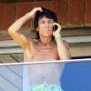 Ronnie Wood sur le balcon de sa chambre d'hôtel de Rio de Janeiro, le 9 janvier 2010