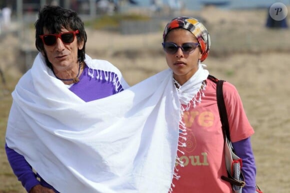 Ronnie Wood et sa compagne Ana Araujo en vacances en Uruguay, le 3 janvier 2011