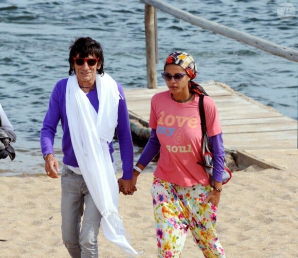 Ronnie Wood et sa compagne Ana Araujo en vacances en Uruguay, le 3 janvier 2011