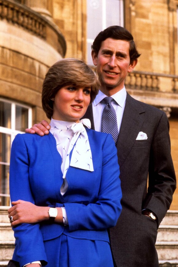 Le prince Charles et Lady Di lors de l'annonce de leurs fiançailles, en février 1981.