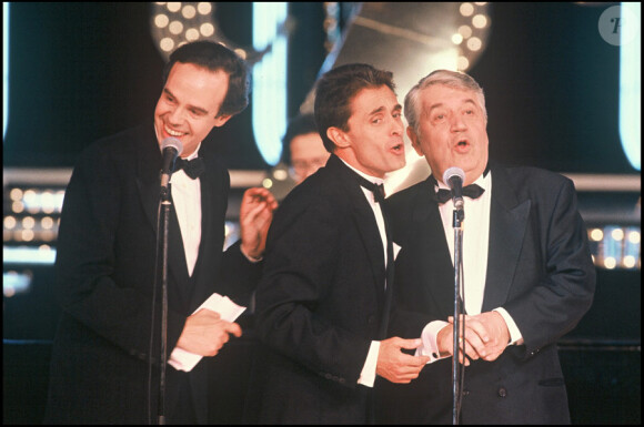 Joseph Poli avec Gérard Holtz et Frédéric Mitterrand lors de la cérémonie des 7 d'or en 1989
