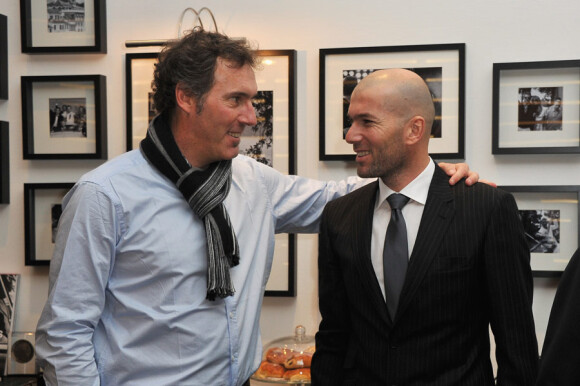 Laurent Blanc et Zinedine Zidane lors du lancement de la collection Portofino de la marque IWC présentée au 21e Salon de la Haute Horlogerie de Genève, le 18 janvier 2011