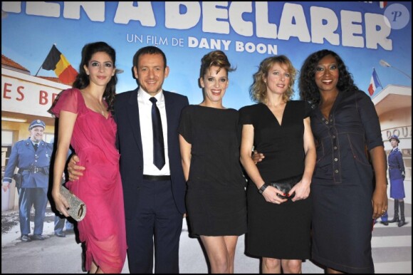 Yaël Boon, Dany Boon, Julie Bernard, Karin Viard, Nadège Beausson Diagne lors de l'avant-première de Rien à déclarer au cinéma Pathé d'Ivry-sur-Seine le 24 janvier 2011