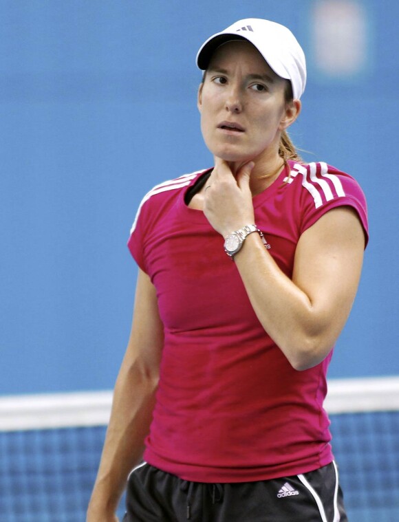 Justine Hénin, éliminée au 3e tour à l'Open d'Australie 2011 et toujours en délicatesse avec son coude, a annoncé le 26 janvier sa retraite. Pour de bon, cette fois.
