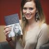 Hilary Duff promeut son premier roman Elixir, en Belgique. 9 février 2011