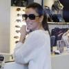 Eva Longoria fait du shopping à Los Angeles le 11 février 2011