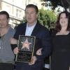 Alec Baldwin, entourée de Stephen Baldwin et de Megan Mullally, a reçu son étoile sur le Walk of Fame à Los Angeles le 14 février 2011