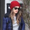 Rachel Bilson sort de chez elle et se rend à l'aéroport de Los Angeles LAX le 19 février 2011