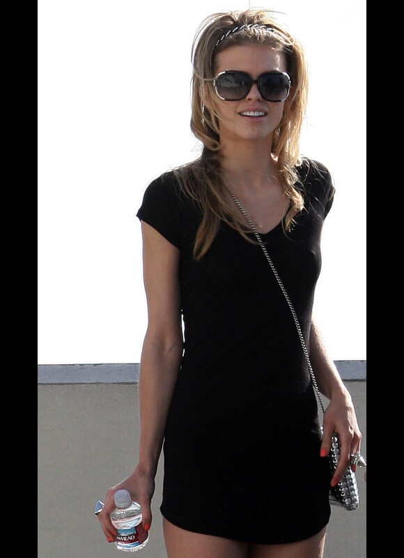 AnnaLynne McCord sur le tournage de 90210 le 8 février 2011 à Los Angeles 