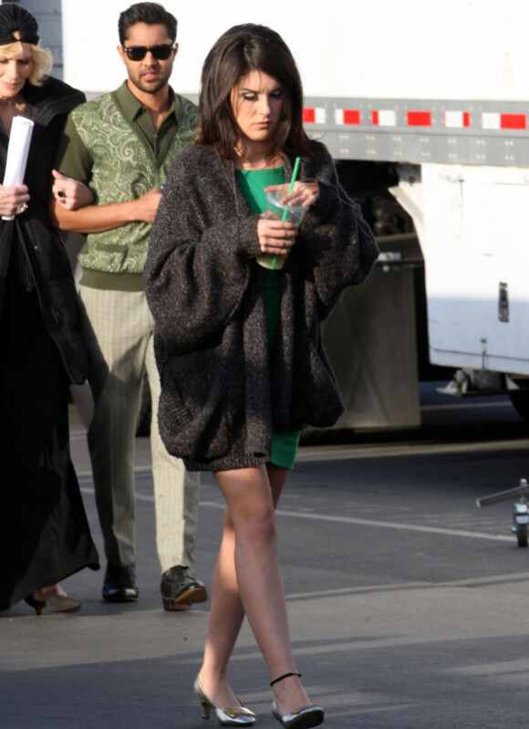 Shenae Grimes sur le tournage de 90210 le 8 février 2011 à Los Angeles 