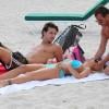 Shauna Sand et son nouveau mari Laurent, à la plage à Miami, le 24 février 2011