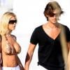 Shauna Sand et son mari Laurent vont encore à la plage à Miami, le 24 février 2011