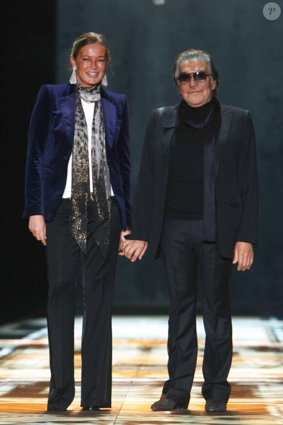 Eva Cavalli et Roberto Cavalli lors de la Fashion Week de Milan, le 26 février 2011.
