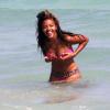 Angela Simmons et sa soeur Vanessa Simmons à la plage à Miami, le 27 février 2011