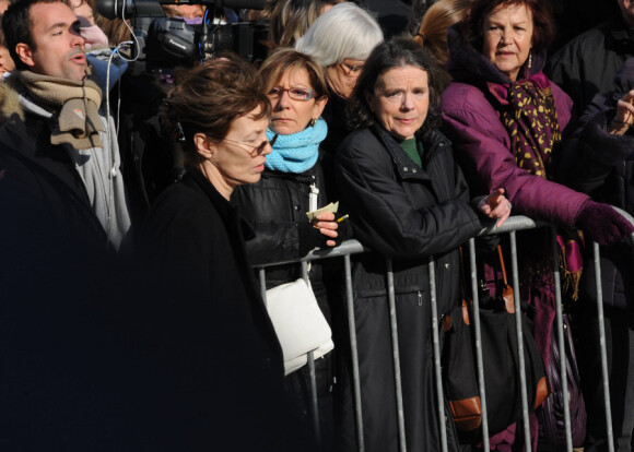 Jane Birkin lors des obsèques d'Annie Girardot à Paris en l'église Saint-Roch le 4 mars 2011