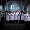 Défilé Dior. 4 Mars 2011. Dernière collection de John Galliano et salut final effectué par les "petites mains" des ateliers. 