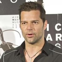 Ricky Martin en tournée : Comme Lady Gaga, il choisit Armani !