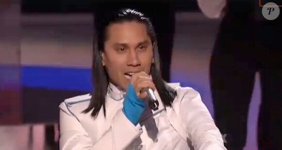 Les Black Eyed Peas (ici Taboo) interprète leur single Just Can't Get Enough, sur le plateau d'American Idol, le 17 mars 2011.