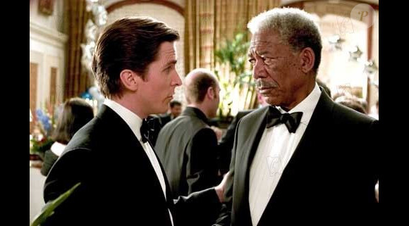 Christian Bale et Morgan Freeman dans Batman Begins