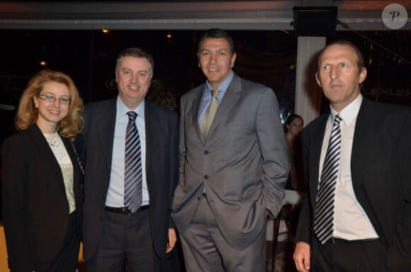 Madame Schillaci, M. Daniele Schillaci (Président de Toyota et Lexus France), Abdelatif Benazzi et M. Gilles Quetel (Directeur Publicité & Promotion des ventes Toy