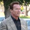 Arnold Schwarzenegger dans les rues de de Los Angeles le 10 janvier 2011, arborant une belle bague Terminator