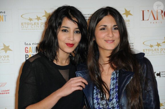 Leïla Bekhti et Géraldine Nakache lors des 12e Etoiles du cinéma au cinéma Gaumont-Marignan le 21 mars 2011 à Paris