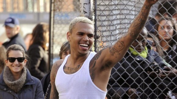 Chris Brown : Après son coup de sang, des excuses et un strip-tease !