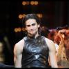 Showcase du nouveau spectacle de Kamel Ouali, Dracula, L'Amour plus fort que la mort, au Théâtre du Châtelet, le 24 mars 2011 - ici Golan Yosef