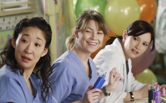 Cristina (Sandra Oh), Meredith (Ellen Pompeo) et Lexie (Chyler Leigh) dans Grey's Anatomy
