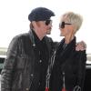 Johnny et Laeticia Hallyday à l'aéroport Charles de Gaulle en partance pour Los Angeles, le 31/03/2011