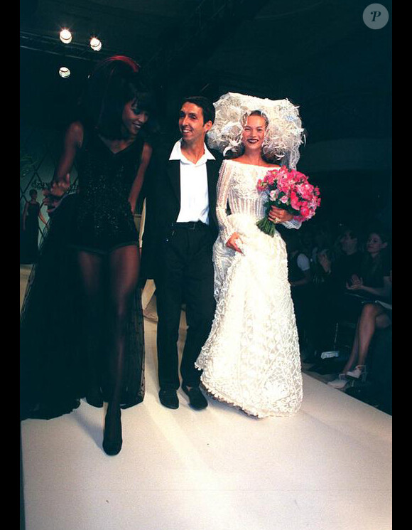 Kate Moss en robe de mariée pour Michel Klein en 1995