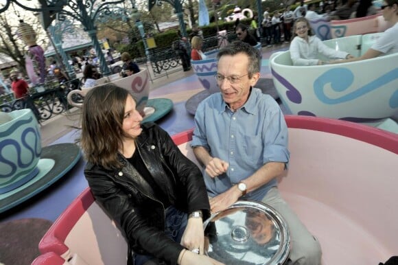 Patrice Leconte et sa fille Alice lors du Festival des moments magiques au Disneyland Resort Paris le 2 avril 2011