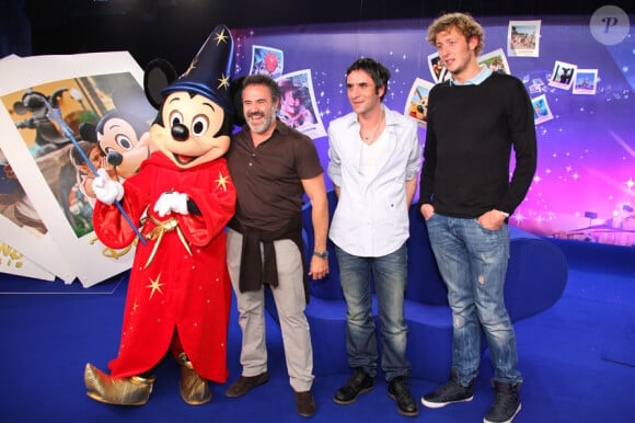 José Garcia, Samuel Benchetrit et Amaury Leveaux lors du Festival des moments magiques au Disneyland Resort Paris le 2 avril 2011