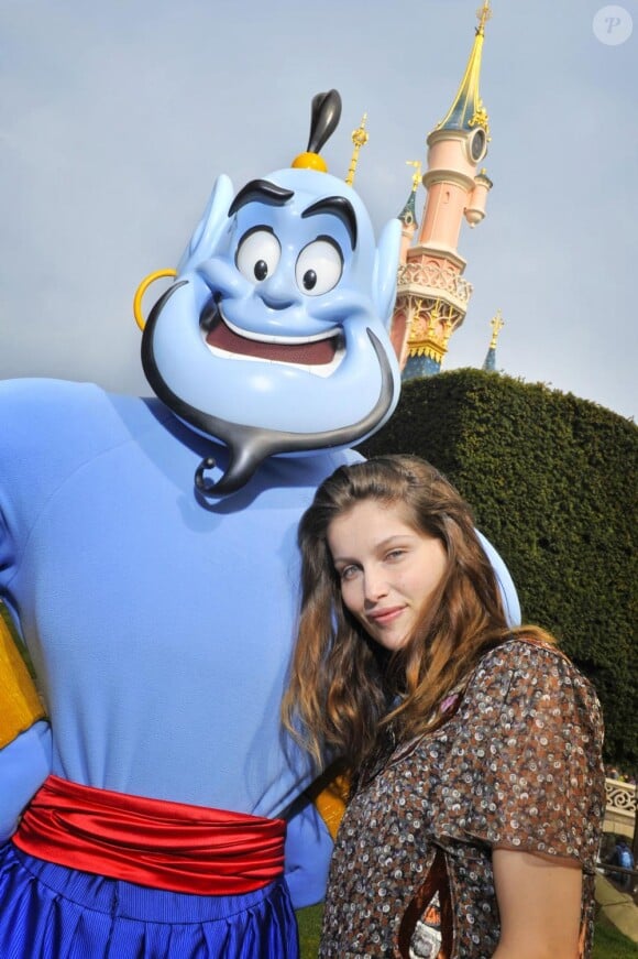 Laetitia Casta lors du Festival des moments magiques au Disneyland Resort Paris le 2 avril 2011