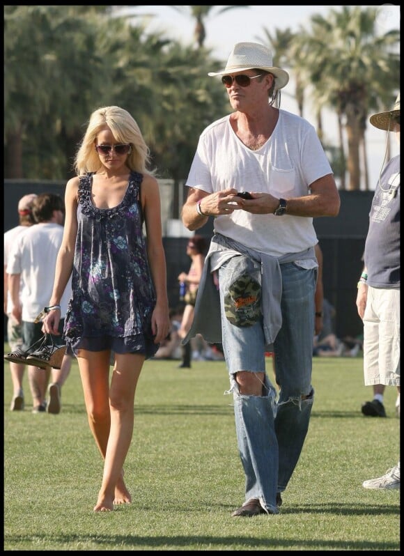 David Hasselhoff et sa nouvelle girlfriend Hayley au festival de Coachella, en Californie, le samedi 16 avril.