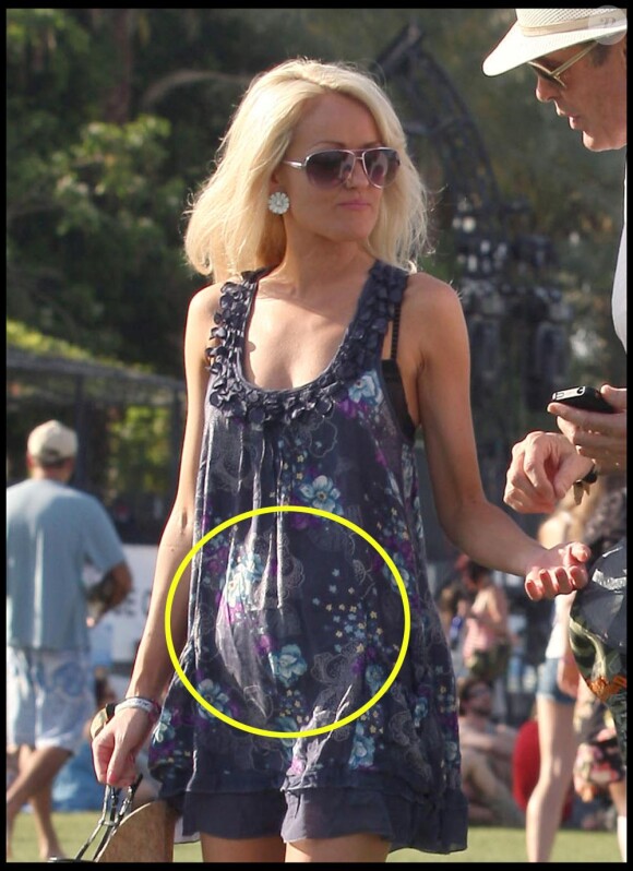 Hayley, compagne de David Hasselhoff, serait-elle enceinte ? Festival de Coachella, en Californie, le samedi 16 avril.