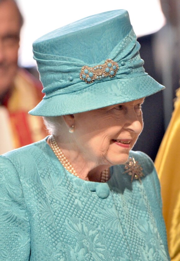 La reine Elizabeth II s'est rendue à l'abbaye de Westminster en compagnie de son époux le duc d'Edimbourg pour son 85e anniversaire, qui coïncidait en 2011 avec le jeudi saint.