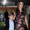 Elizabeth Hurley et son fils Damian en janvier 2011 à Londres.