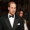 Le Prince William aux côtés du Prince Charles, et de Catherine, Duchesse de Cambridge en tenue de soirée  pour terminer une journée féérique.