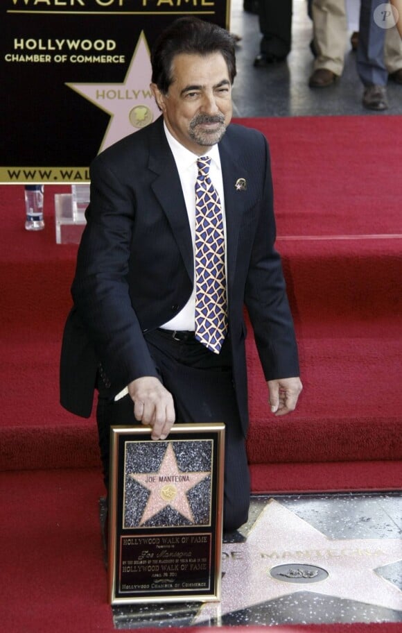 Joe Mantegna a reçu son étoile sur le Walk of Fame à Hollywood, le 29 avril 2011.