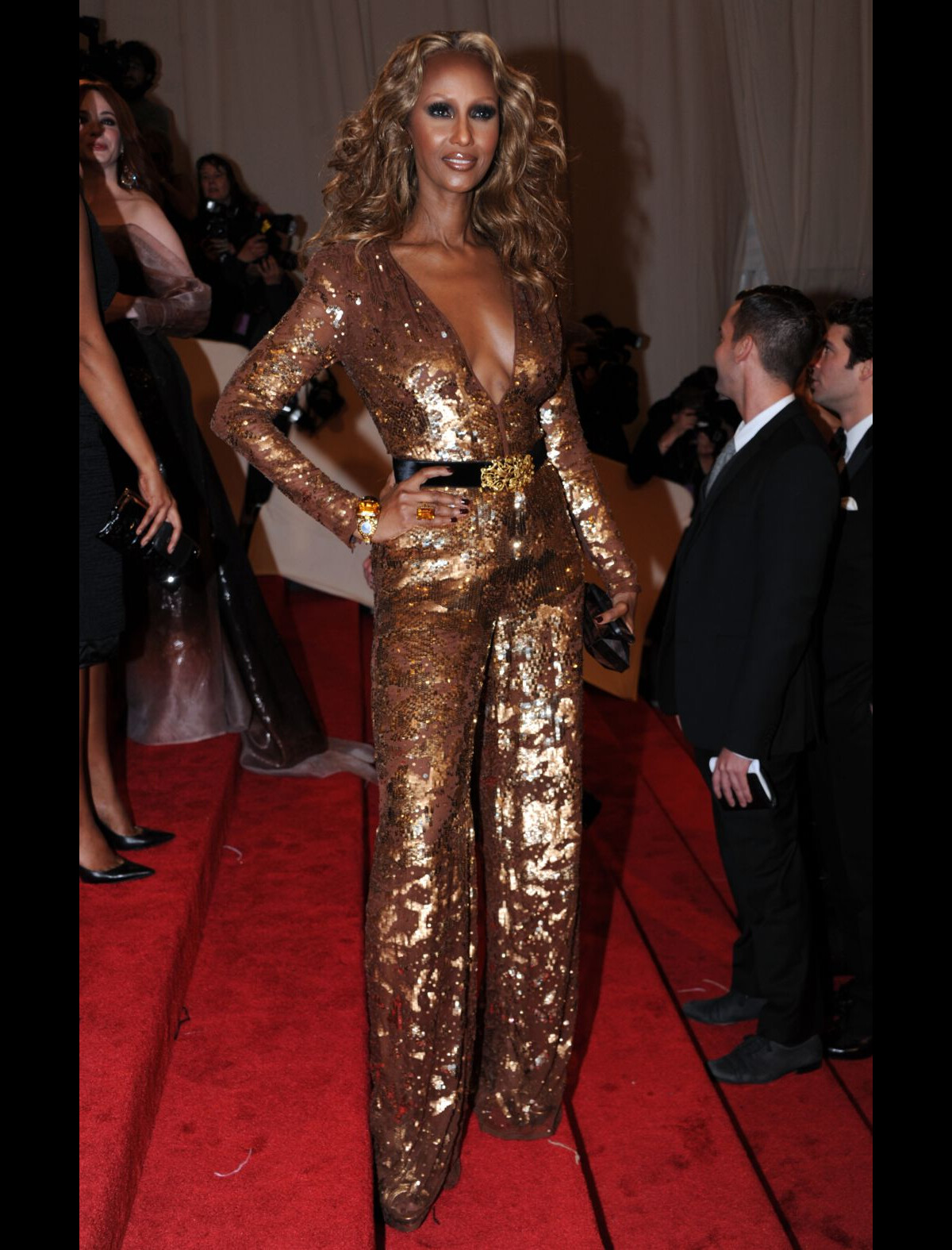 Photo Iman Bowie a os la tenue sequin pour le MET Ball. Un