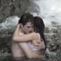 Twilight 4 : L'amour entre Edward et Bella explose dans les nouvelles images !