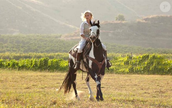 Reese Witherspoon, très à l'aise à cheval, dans des images de De l'eau pour les éléphants, en salles le 4 mai 2011.