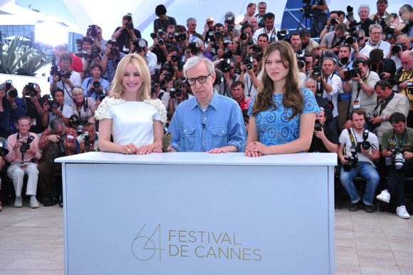 Rachel McAdams, Woody Allen et Léa Seydoux lors du photocall de Minuit à Paris le 11 mai 2011 au festival de Cannes