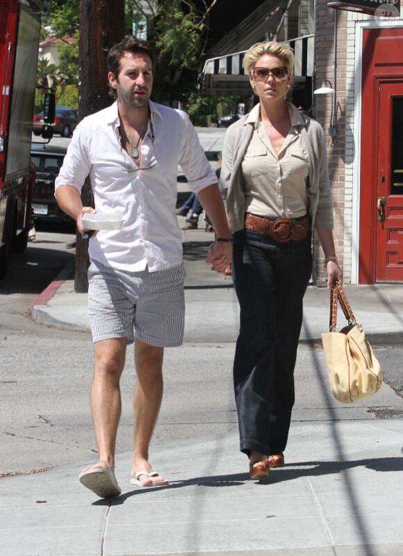 Katherine Heigl a enfin laché sa ceinture cowboy... Ouf ! Los Angeles, 10 mai 2011