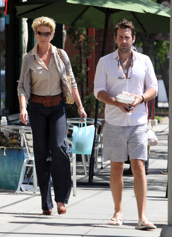 Katherine Heigl prend encore du bon temps avec son mari... Ah la vie de star ! Los Angeles, 10 mai 2011