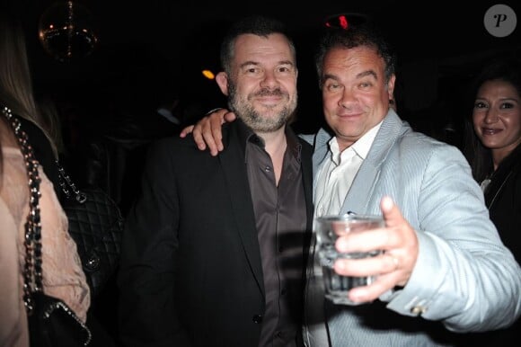 Eric Naulleau et Thomas Hervé lors de la soirée Paris Première durant le 64e Festival de Cannes le 12 mai 2011
