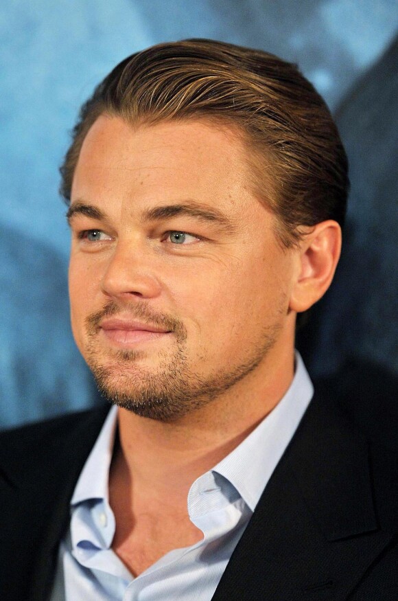 Leonardo DiCaprio faisait la fête en célibataire au VIP Room de Cannes hier soir le 14 mai 2011.